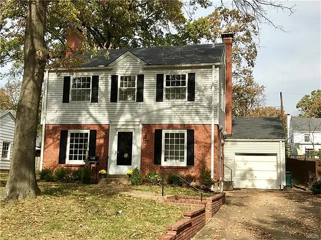 327 Oakley Ln photo 1