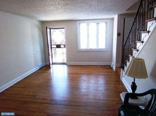 5 Clarendon Dr, Darby, PA 19023