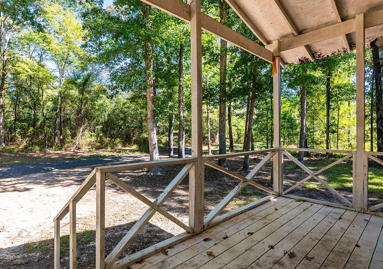 Country Living! Charming 3BR Home on 30+ Acres — Photo 3