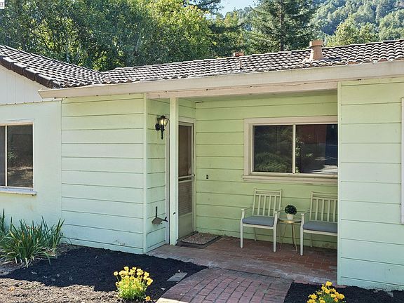4th image of 24227 Palomares Rd