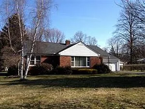 13 Bliss St photo 1