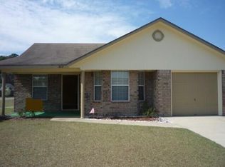 727 Cindy Ln, Hinesville, GA 31313