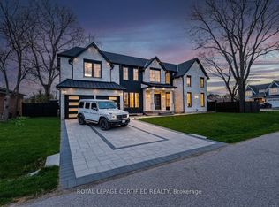 1404 Waverly Ave SW, Oakville, ON L6L 2S3
