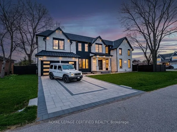 1404 Waverly Ave SW, Oakville, ON L6L 2S3