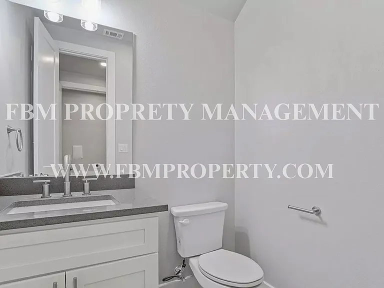 5018 Villas Dr — Photo 12