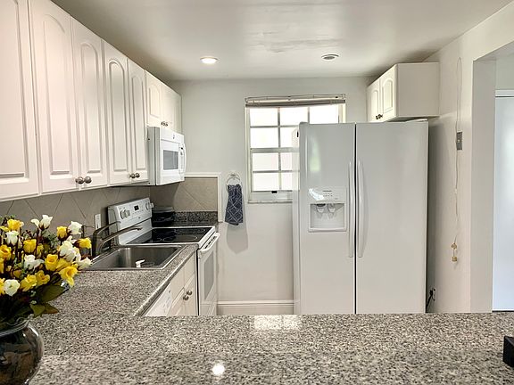 5th image of 201 Galen Dr APT 315