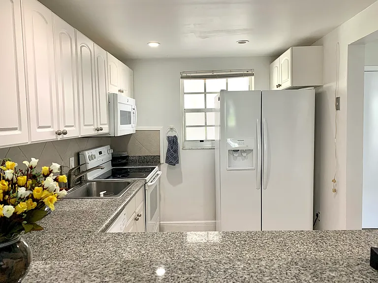 201 Galen Dr #315W — Photo 6
