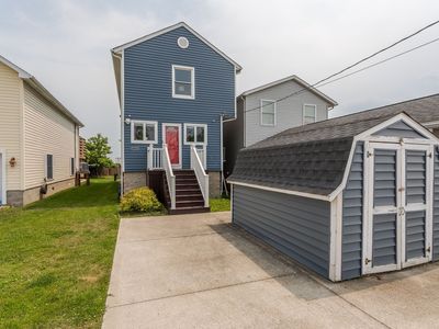 6988 Lakeshore Dr, Newport, MI, 48166