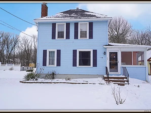 145 Lake St, Wilson, NY 14172