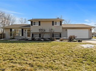 35475 Chesterfield Dr, North Ridgeville, OH 44039