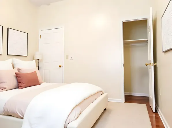 88-06 Parsons Boulevard image 2 of 4