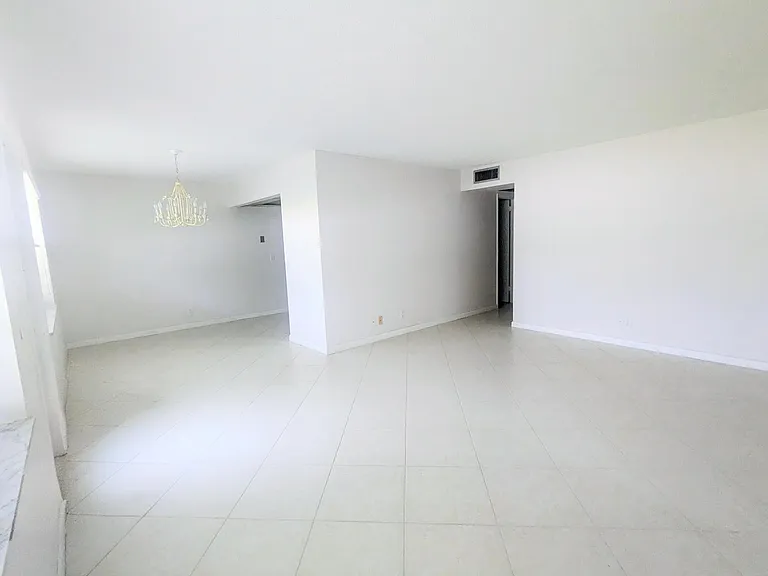 222 Somerset Dr #L — Photo 3
