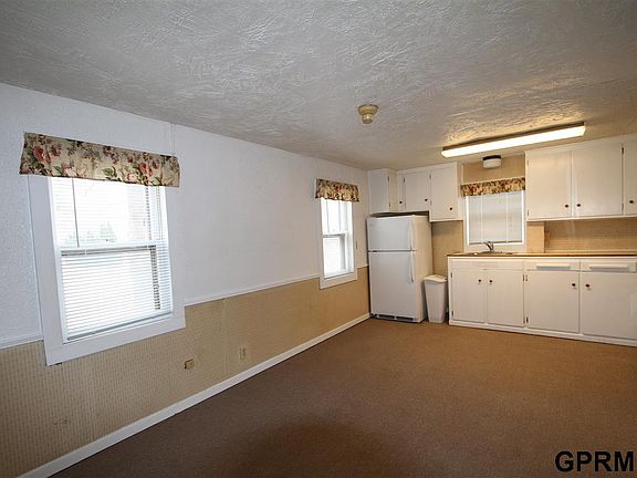 4th image of 2612 Van Buren St