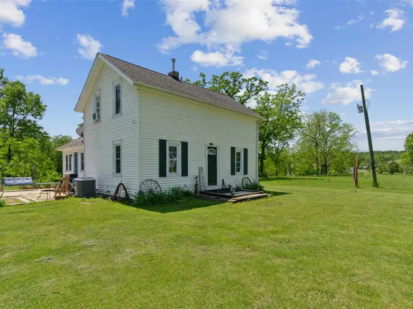 1612 Chambers Ave NW, Amana, IA 52203