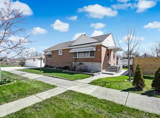 813 Suffolk Ave, Westchester, IL 60154