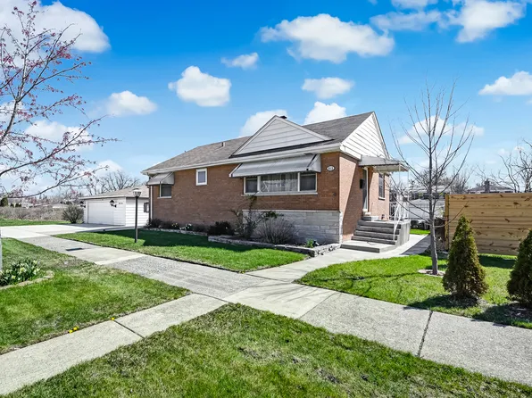 813 Suffolk Ave, Westchester, IL 60154