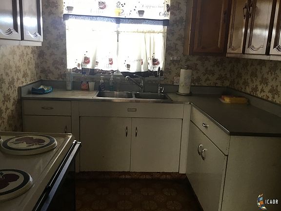 5th image of 525 Driftwood Dr