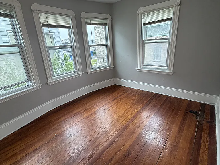 238 Davis St #7 — Photo 4