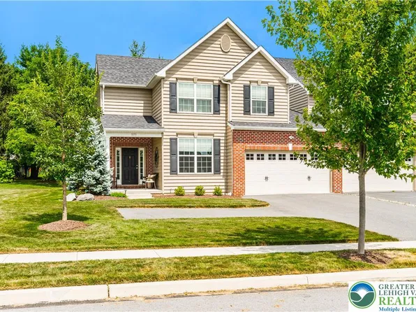 1091 Swallow Tail Ln, Breinigsville, PA 18031