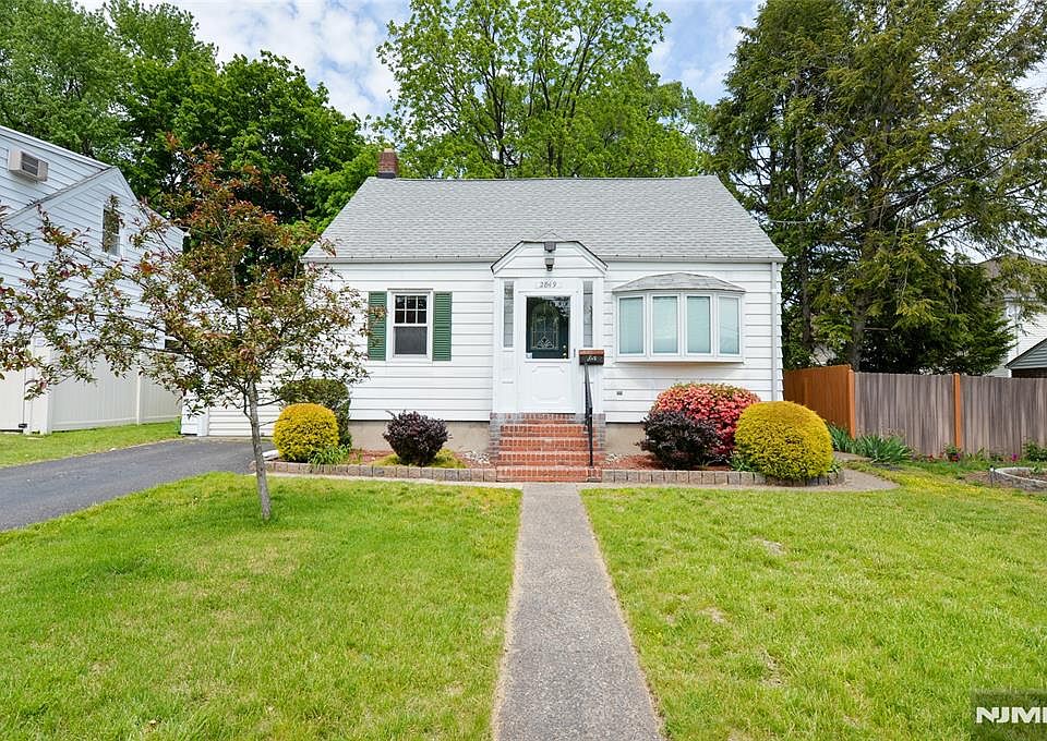1st image of 28-19 Warren Rd