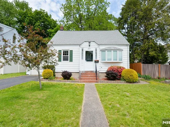 28-19 Warren Rd, Fair Lawn, NJ 07410