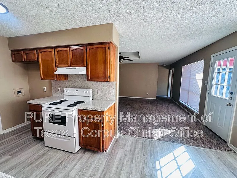 3 bed, 2.0 bath, 1255 sqft, $1,850 — Photo 4