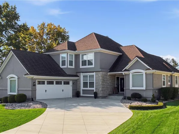 16942 E Heather Ln, Loch Lloyd, MO 64012