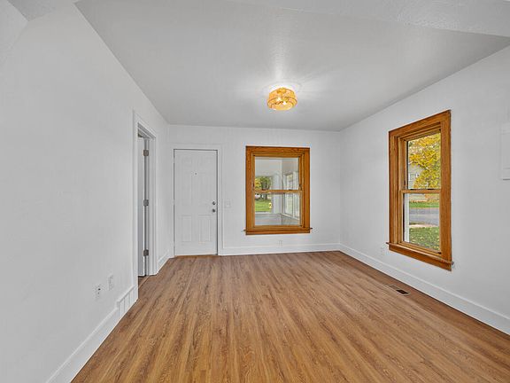 4th image of 1005 Dayton Ave