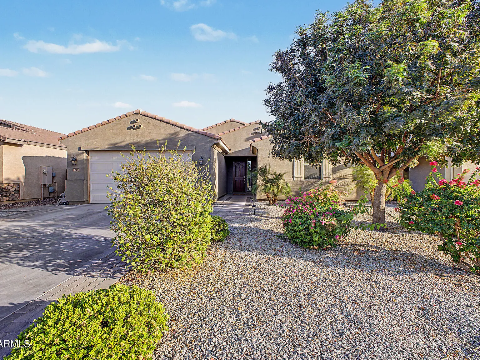 4 bed, 3.0 bath, 2425 sqft, $2,600 — Photo 3