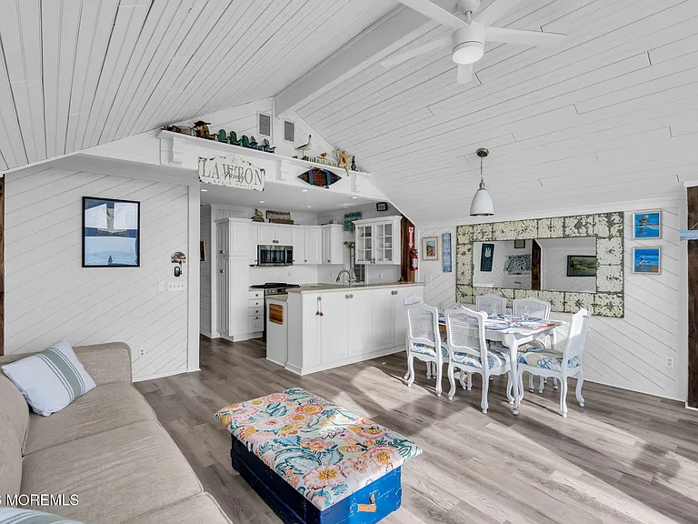 55 Beach Front — Photo 11