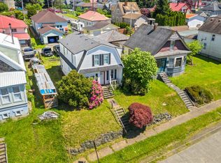 439 11th St, Raymond, WA 98577