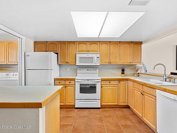4th image of 8498 Ridgewood Ave APT 2305