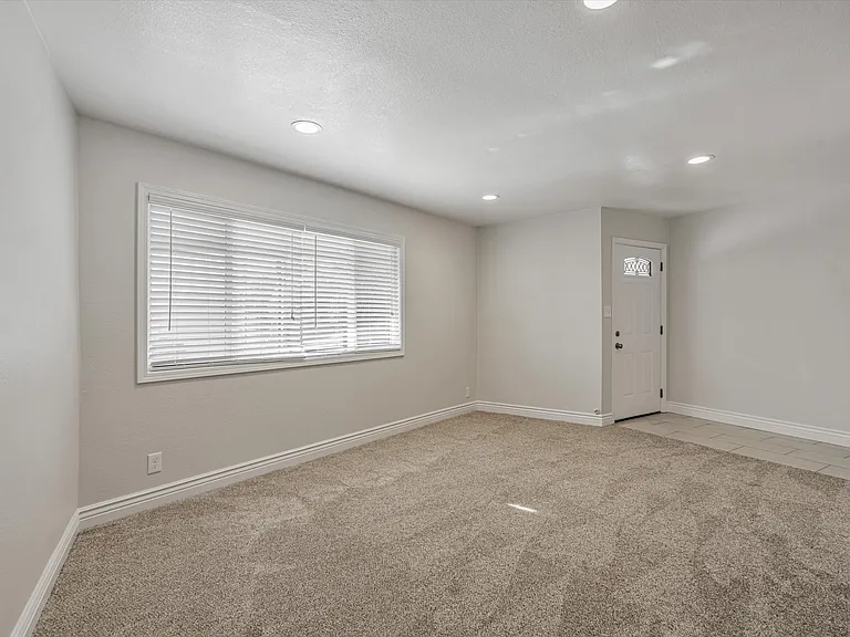 31 Foster St #4 — Photo 7