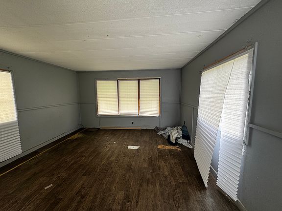 4th image of 1755 Blue Jay Cir