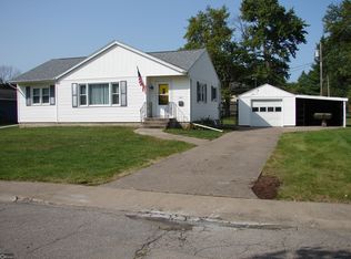 307 S Cherry St, Mount Pleasant, IA 52641