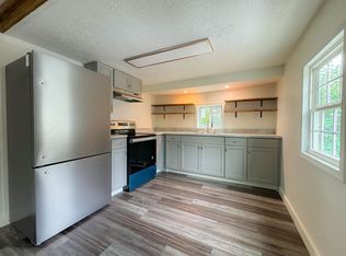 14 7th St, Greer, SC 29651