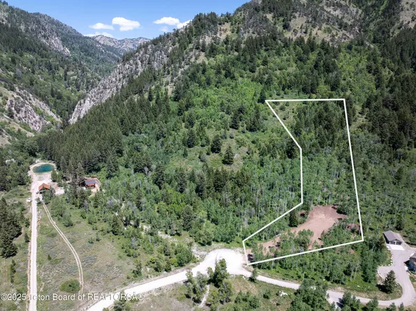 5 Sunrise Mountain Pl, Thayne, WY 83127