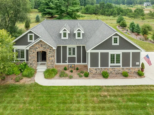 11413 Hampton Ct, Stanwood, MI 49346