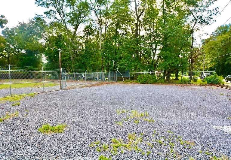 839 W Richardson Ave — Photo 11