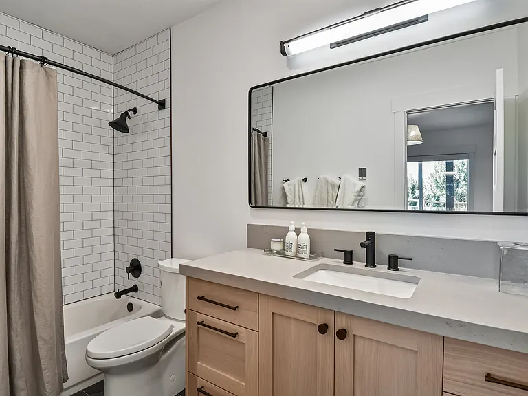 Ensuite Bathroom to Bed 1