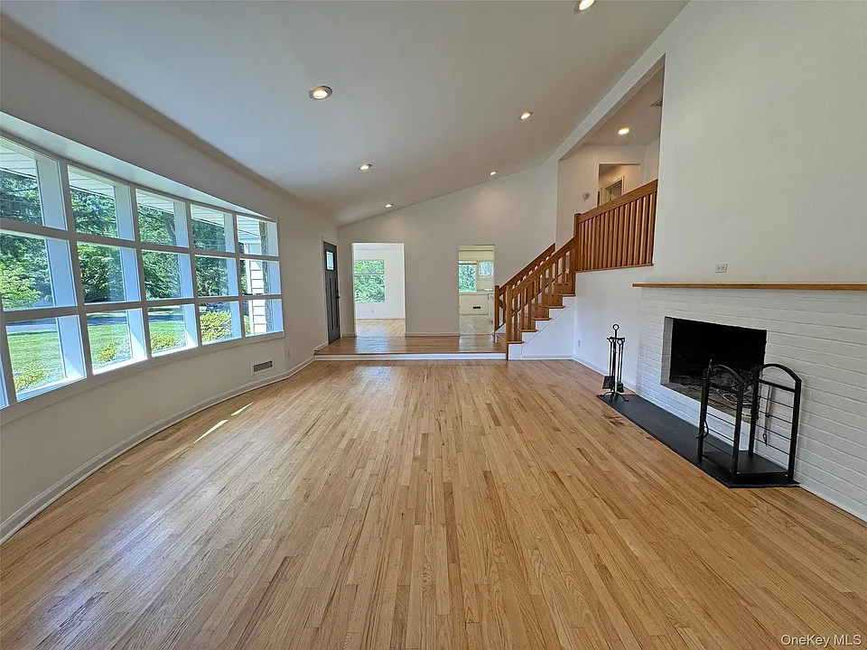 3 Stonewall Ln