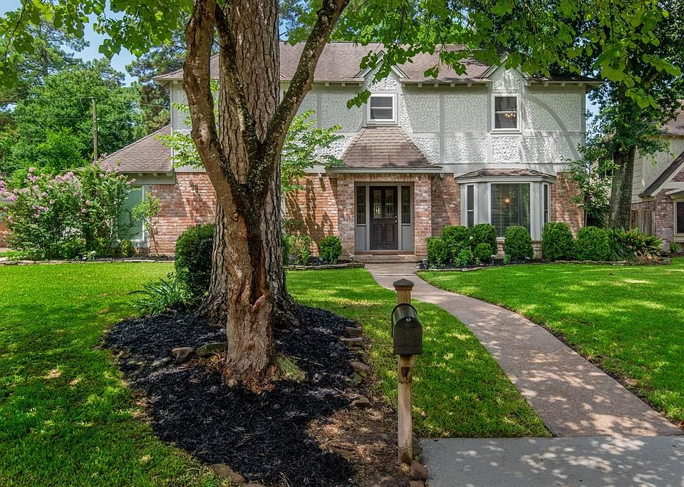 Welcome to this charming 4-bdrm/2.5 bath home on a quiet, cul-de-sac lot in the heart of Candlelight Hills!