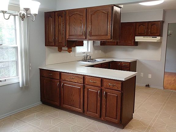 5th image of 2633 Creek Bluff Pl NW
