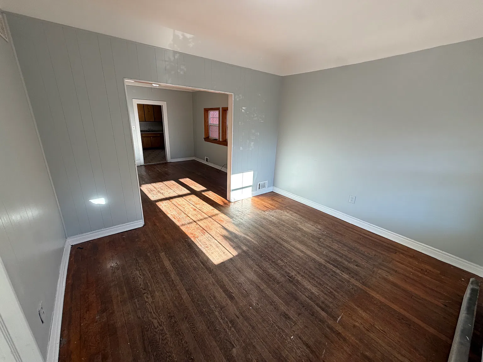 3 bed, 1300 sqft, $1,400 — Photo 3