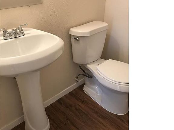 3rd image of 528 Arborview Dr