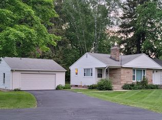 8135 Mentor Ave, Mentor, OH 44060