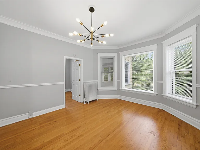 1915 W Lunt Ave #2 — Photo 4