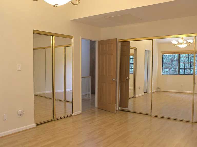 1348 N Orange Dr — Photo 6
