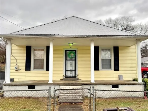 28 Central Ave, Elkview, WV 25071
