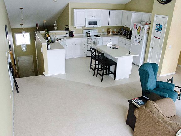 3rd image of 1123 Bergmann Dr